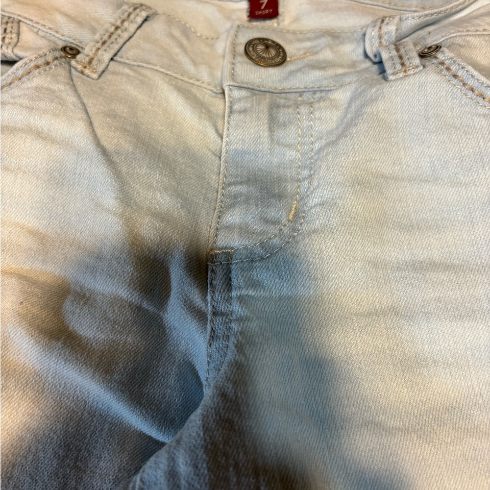 Juniors lightweight light colored super soft jeans